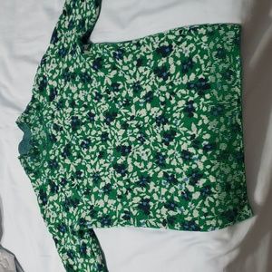 Ann Taylor short sleeve floral sweater, size XS